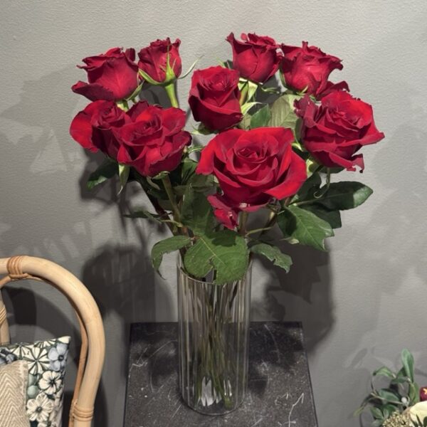 10 röda rosor